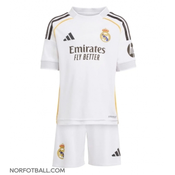 Billige Fotballdrakt Real Madrid Replika Hjemmedraktsett Barn 2025-26 Kortermet (med bukser)